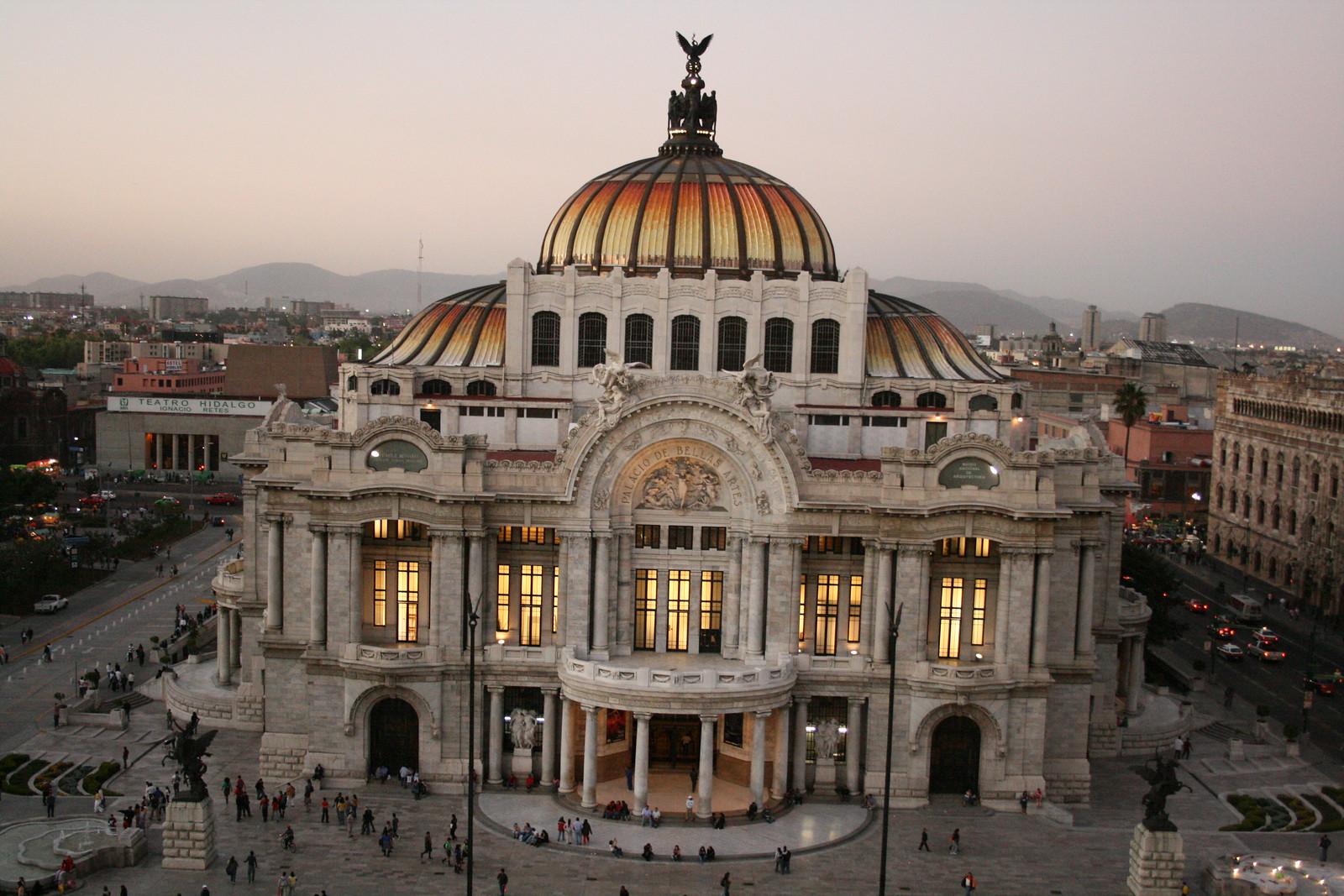 Mexico City Residents Fight Back Against Rampant Photo Theft Crisis